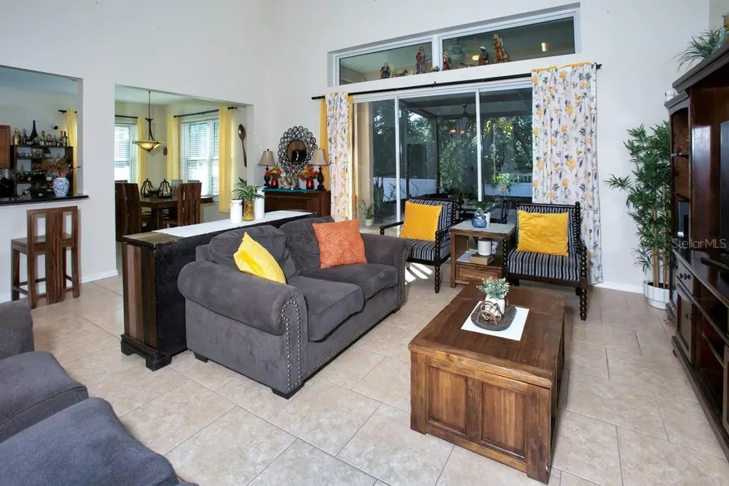 208 36th Street NE Bradenton FL 34208