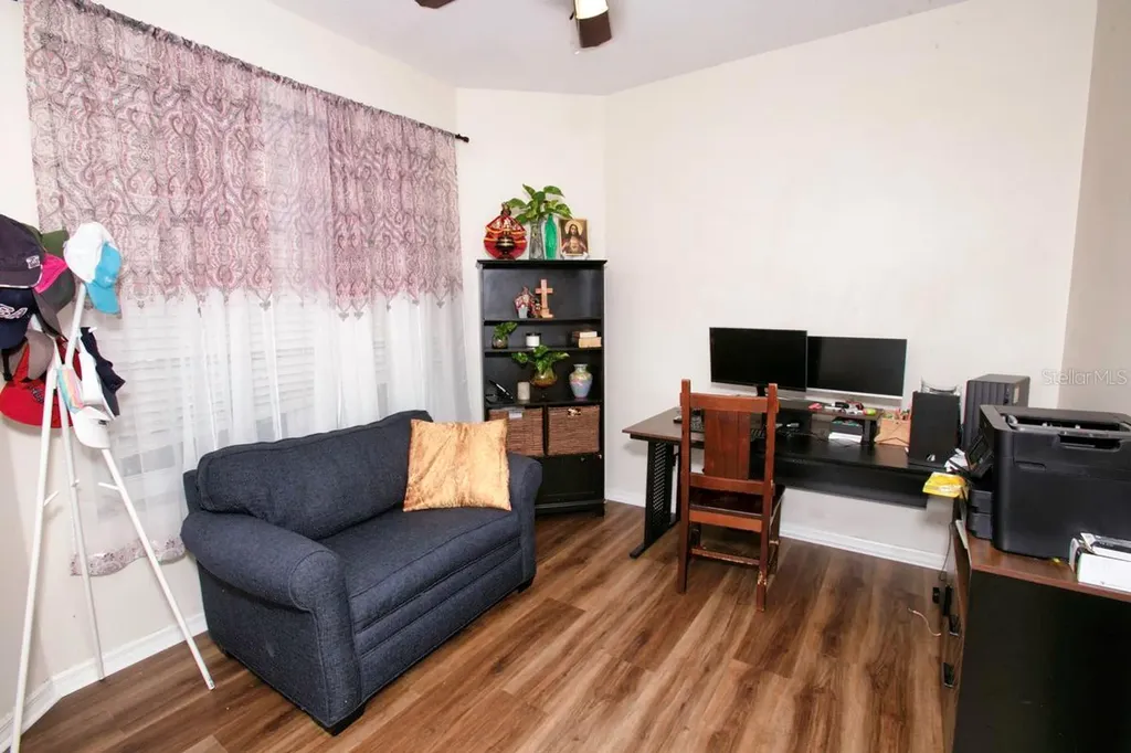 208 36th Street NE Bradenton FL 34208