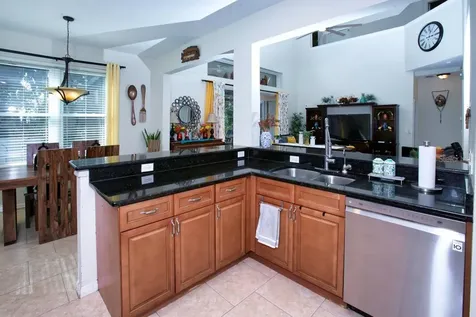 208 36th Street NE Bradenton FL 34208