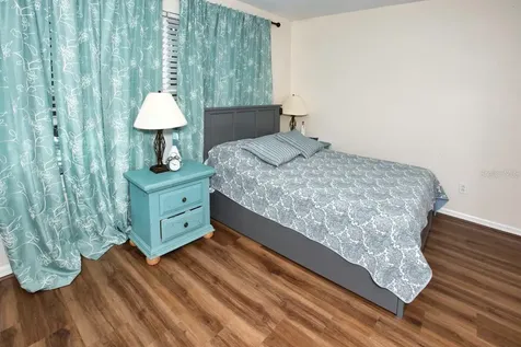 208 36th Street NE Bradenton FL 34208