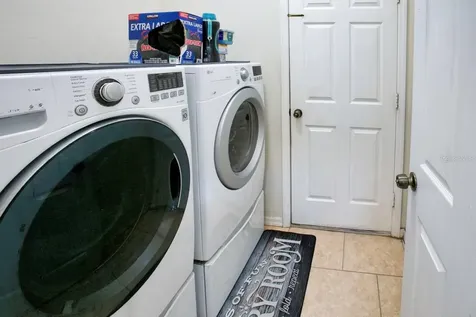 208 36th Street NE Bradenton FL 34208