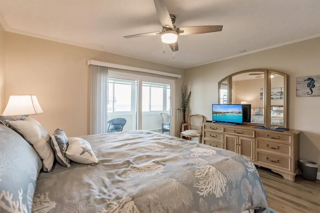 1125 W Peppertree Drive Sarasota FL 34242