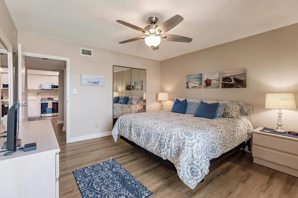 1125 W Peppertree Drive Sarasota FL 34242