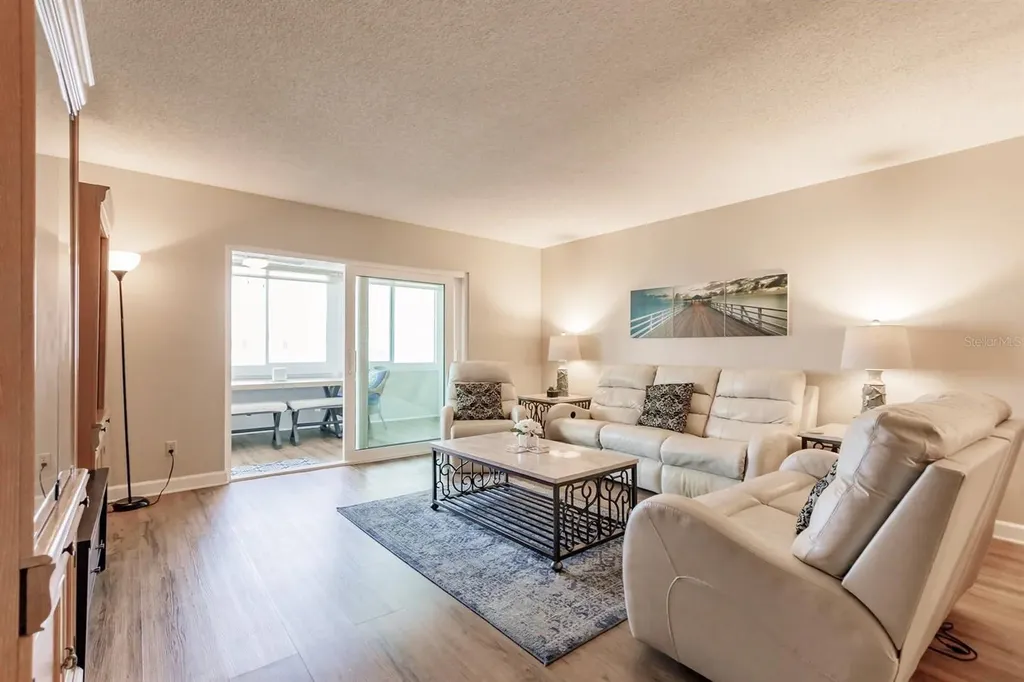1125 W Peppertree Drive Sarasota FL 34242