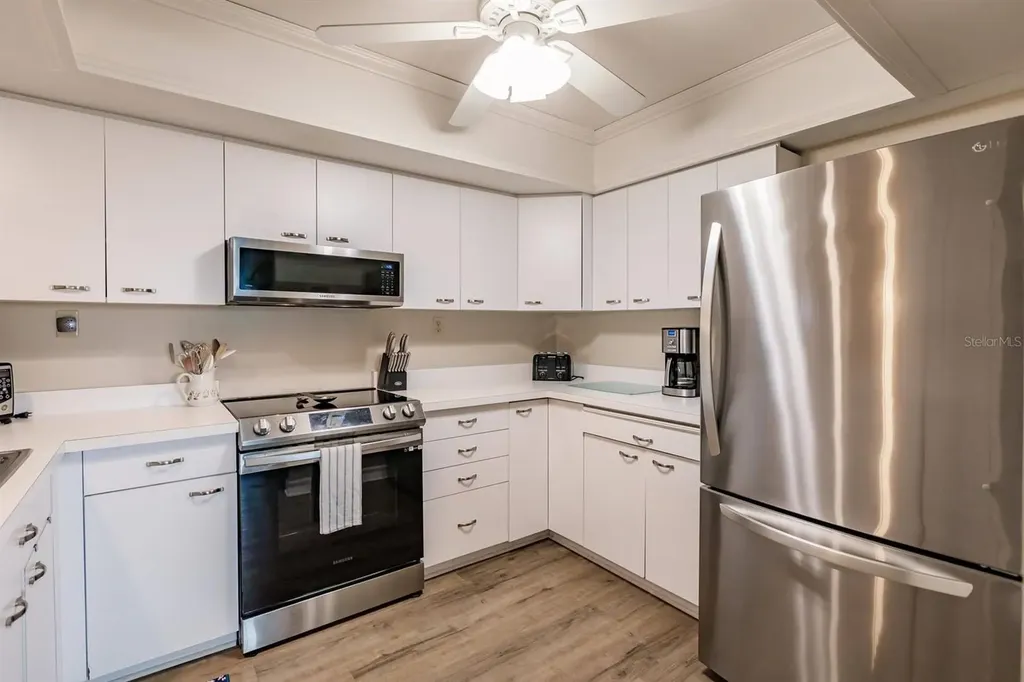 1125 W Peppertree Drive Sarasota FL 34242
