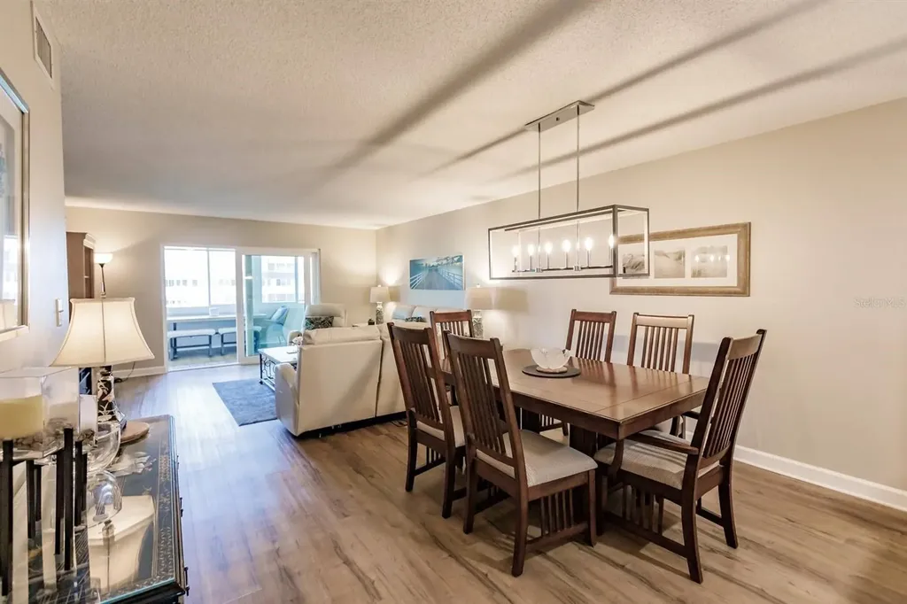 1125 W Peppertree Drive Sarasota FL 34242