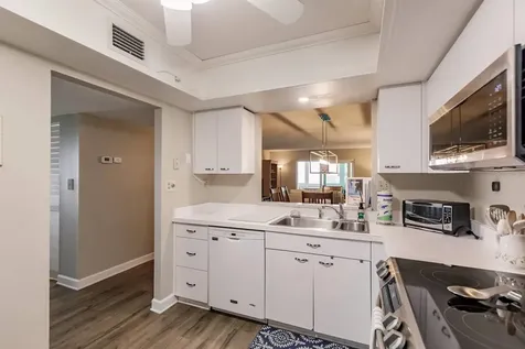 1125 W Peppertree Drive Sarasota FL 34242