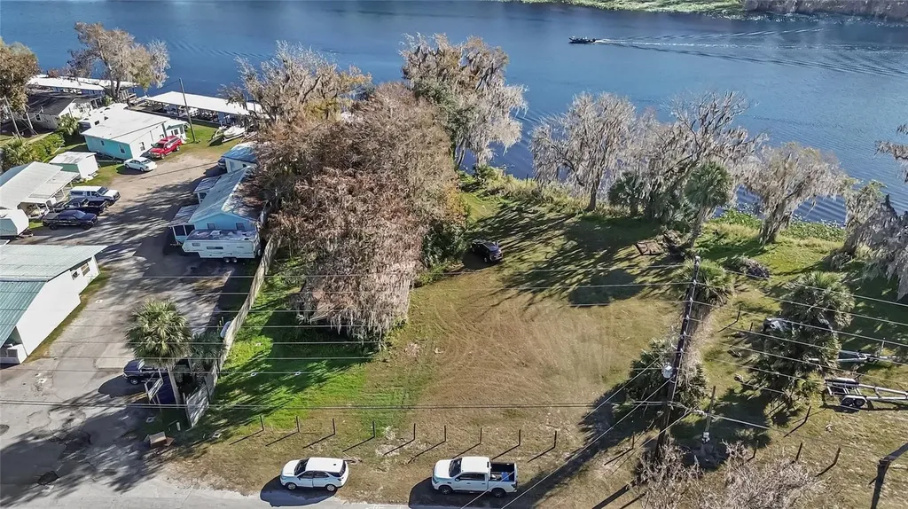55512 Front Street Astor FL 32102