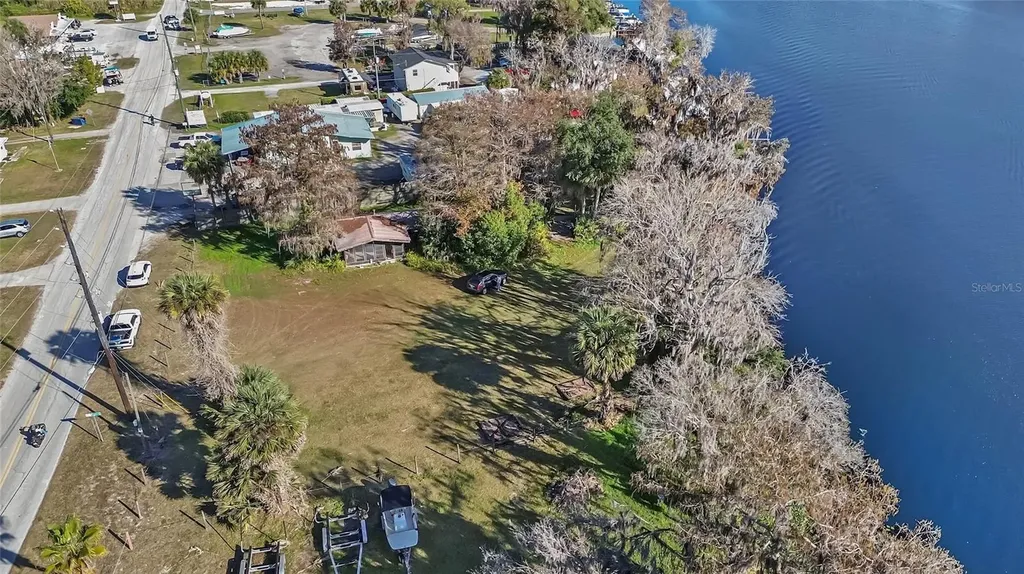 55512 Front Street Astor FL 32102