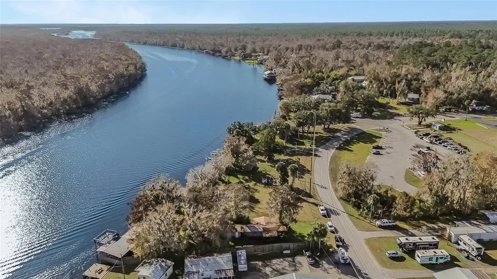 55512 Front Street Astor FL 32102