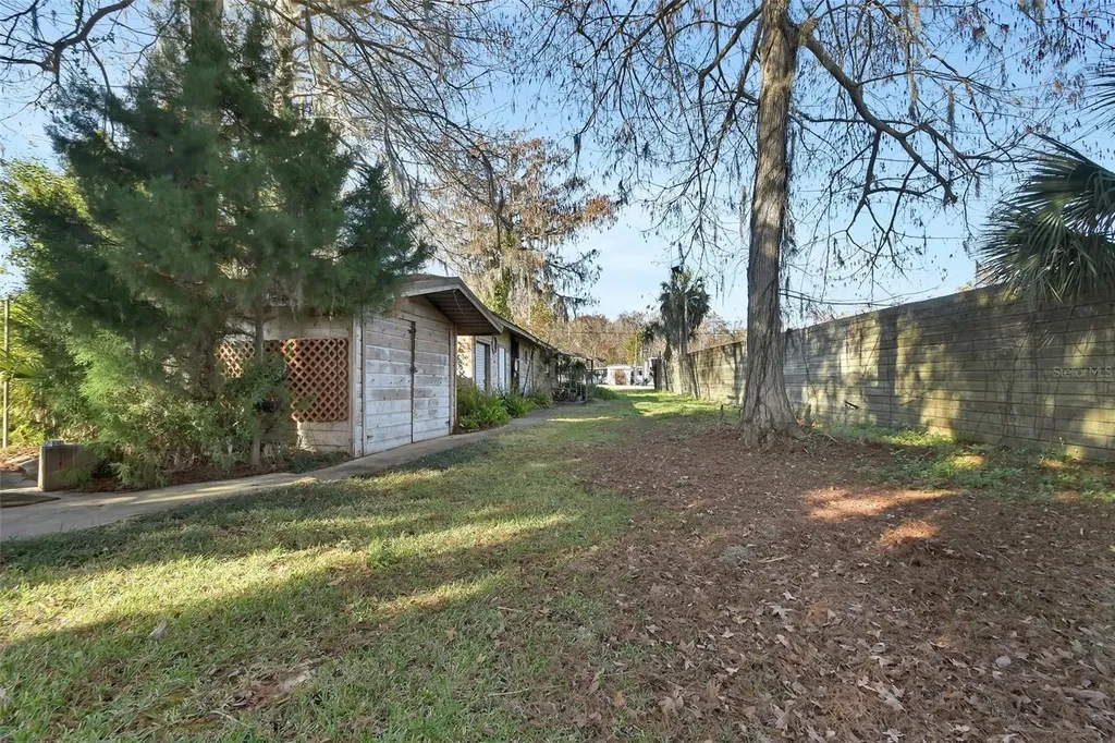 55512 Front Street Astor FL 32102