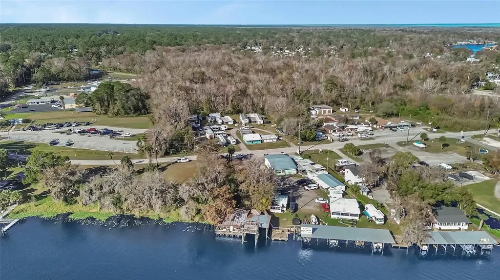 55512 Front Street Astor FL 32102