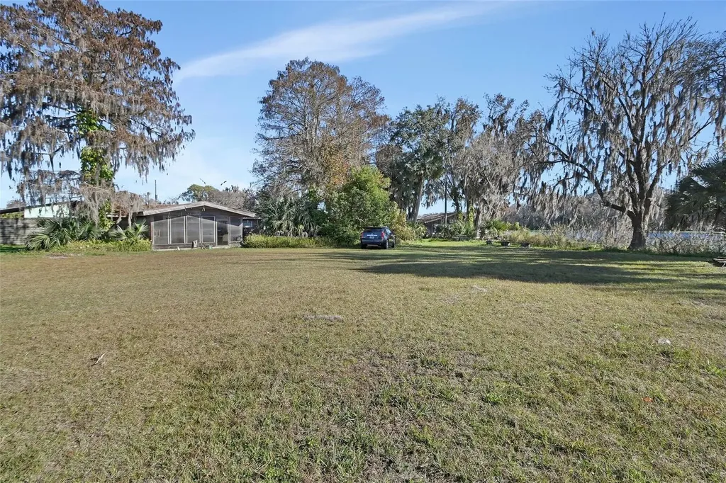 55512 Front Street Astor FL 32102