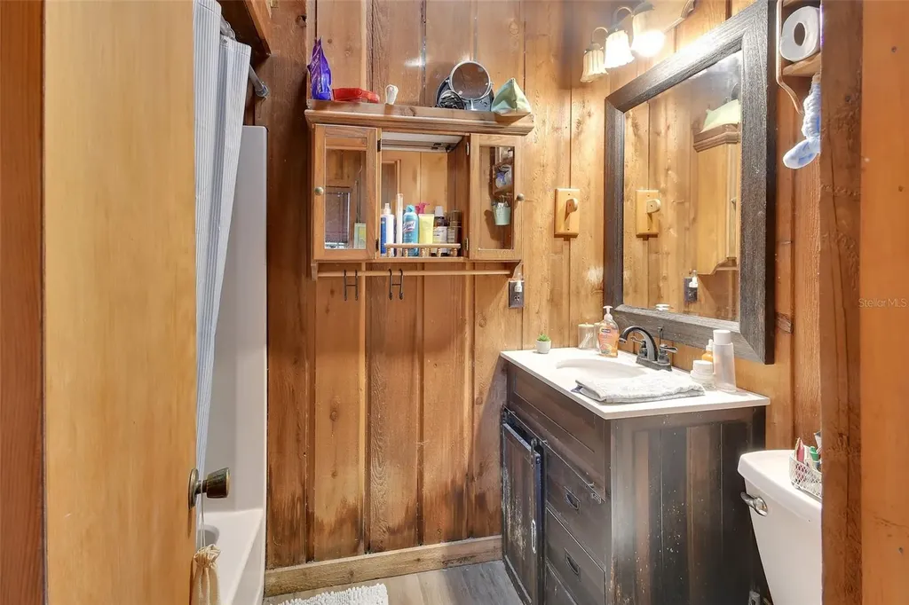 55512 Front Street Astor FL 32102