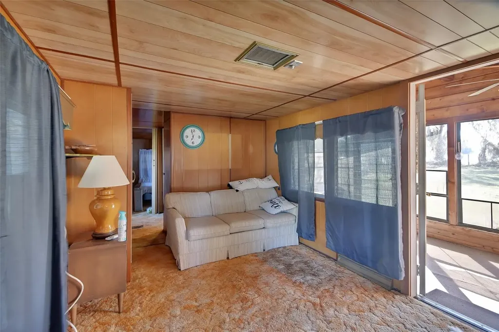 55512 Front Street Astor FL 32102