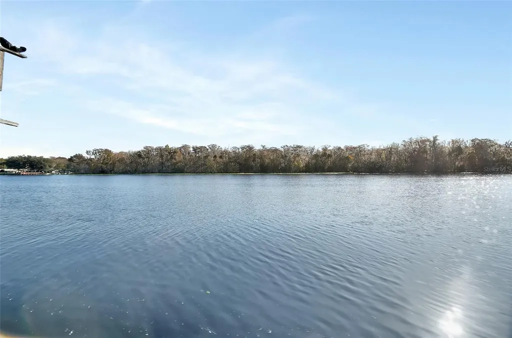 55512 Front Street Astor FL 32102