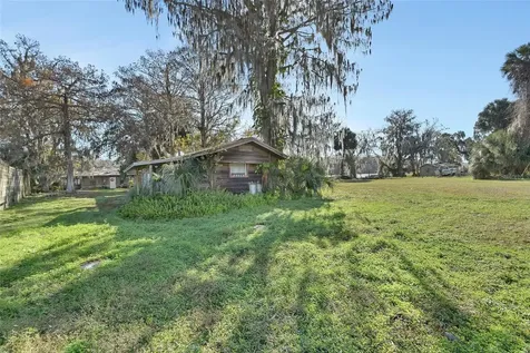 55512 Front Street Astor FL 32102