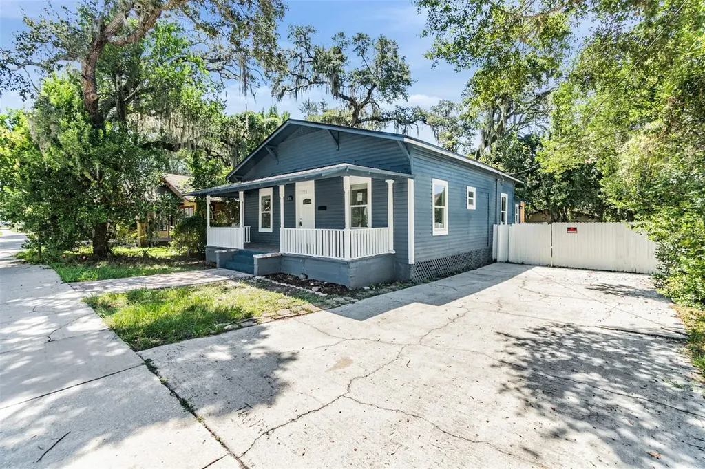703 E Lake Avenue Tampa FL 33603