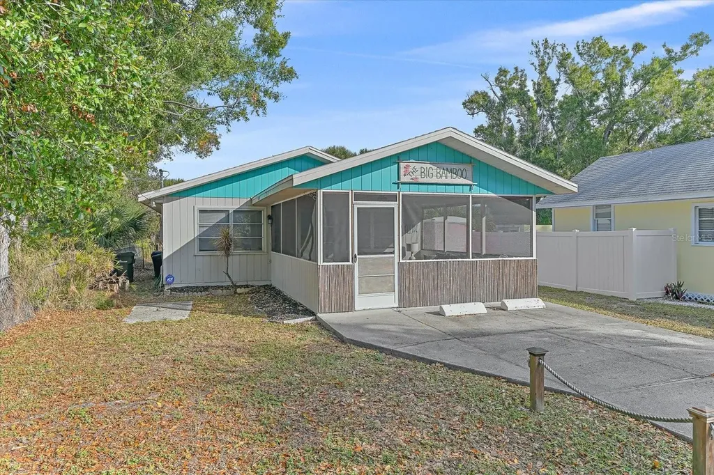140 Avenida De La Isla Nokomis FL 34275