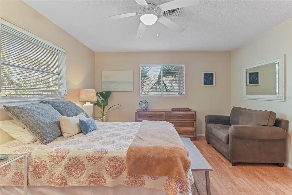 140 Avenida De La Isla Nokomis FL 34275