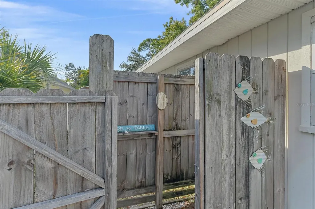 140 Avenida De La Isla Nokomis FL 34275