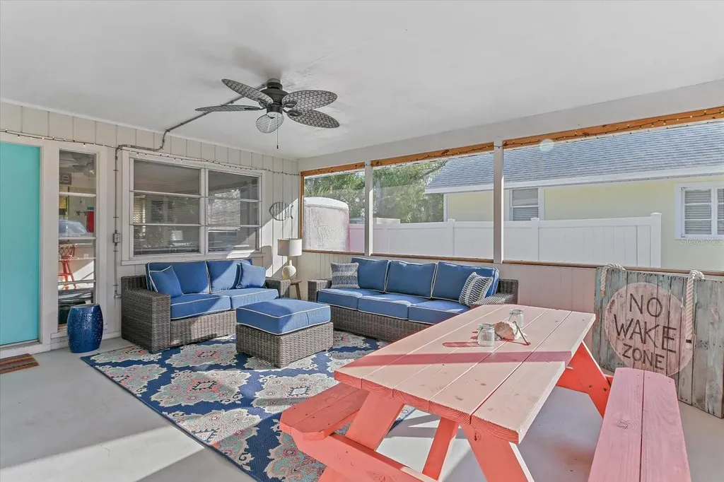 140 Avenida De La Isla Nokomis FL 34275