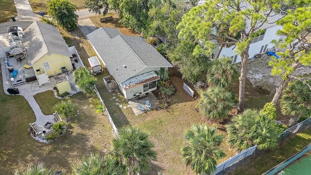 140 Avenida De La Isla Nokomis FL 34275