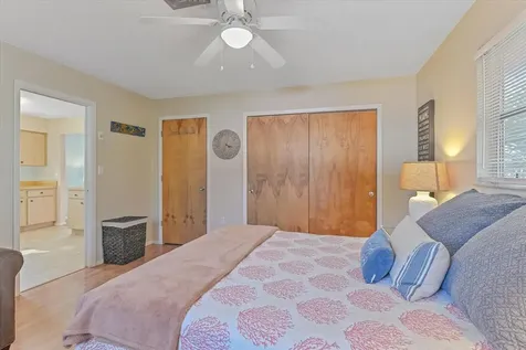 140 Avenida De La Isla Nokomis FL 34275