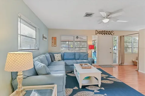 140 Avenida De La Isla Nokomis FL 34275