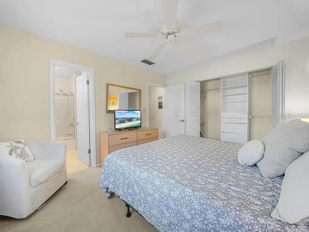 549 Sutton Place Longboat Key FL 34228