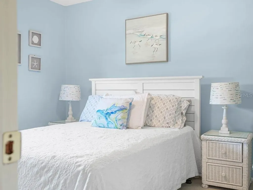 549 Sutton Place Longboat Key FL 34228