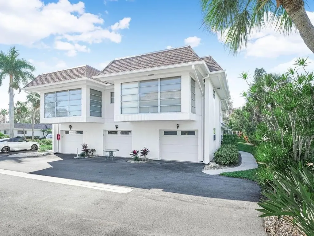 549 Sutton Place Longboat Key FL 34228