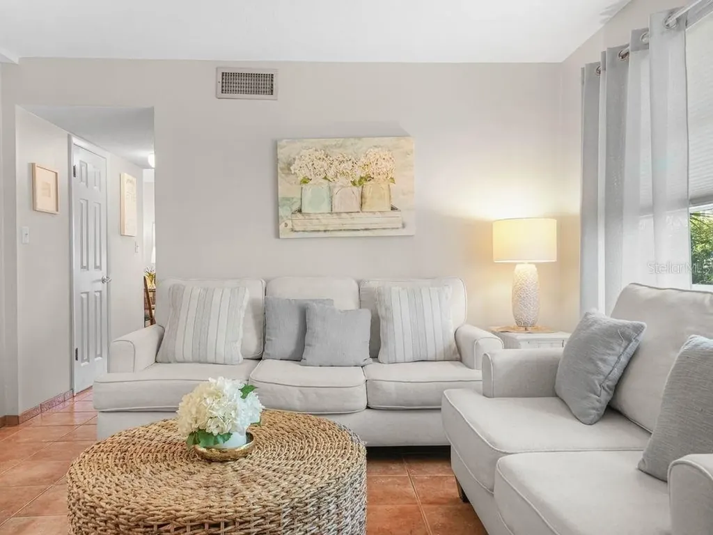 549 Sutton Place Longboat Key FL 34228