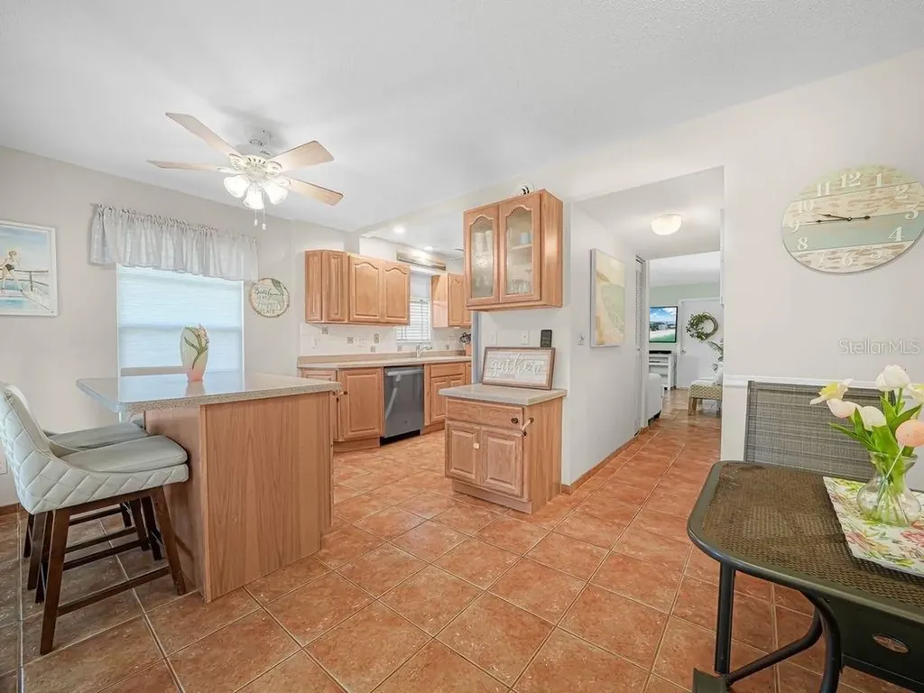 549 Sutton Place Longboat Key FL 34228