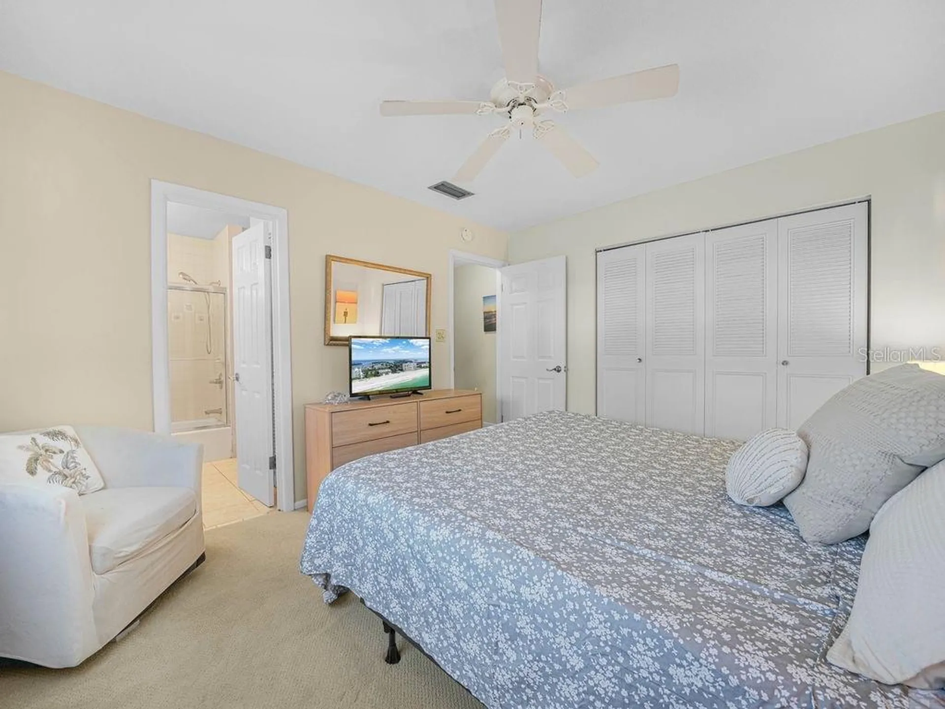 549 Sutton Place Longboat Key FL 34228