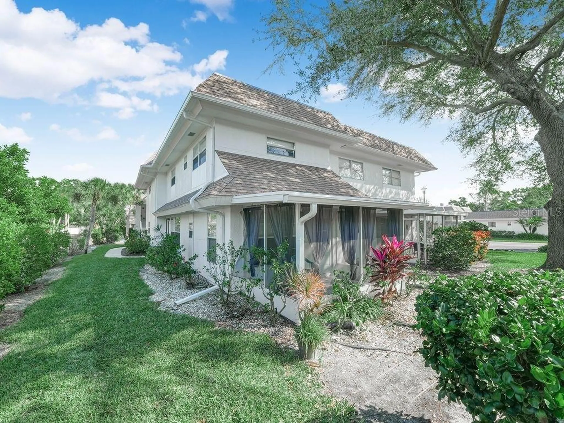 549 Sutton Place Longboat Key FL 34228