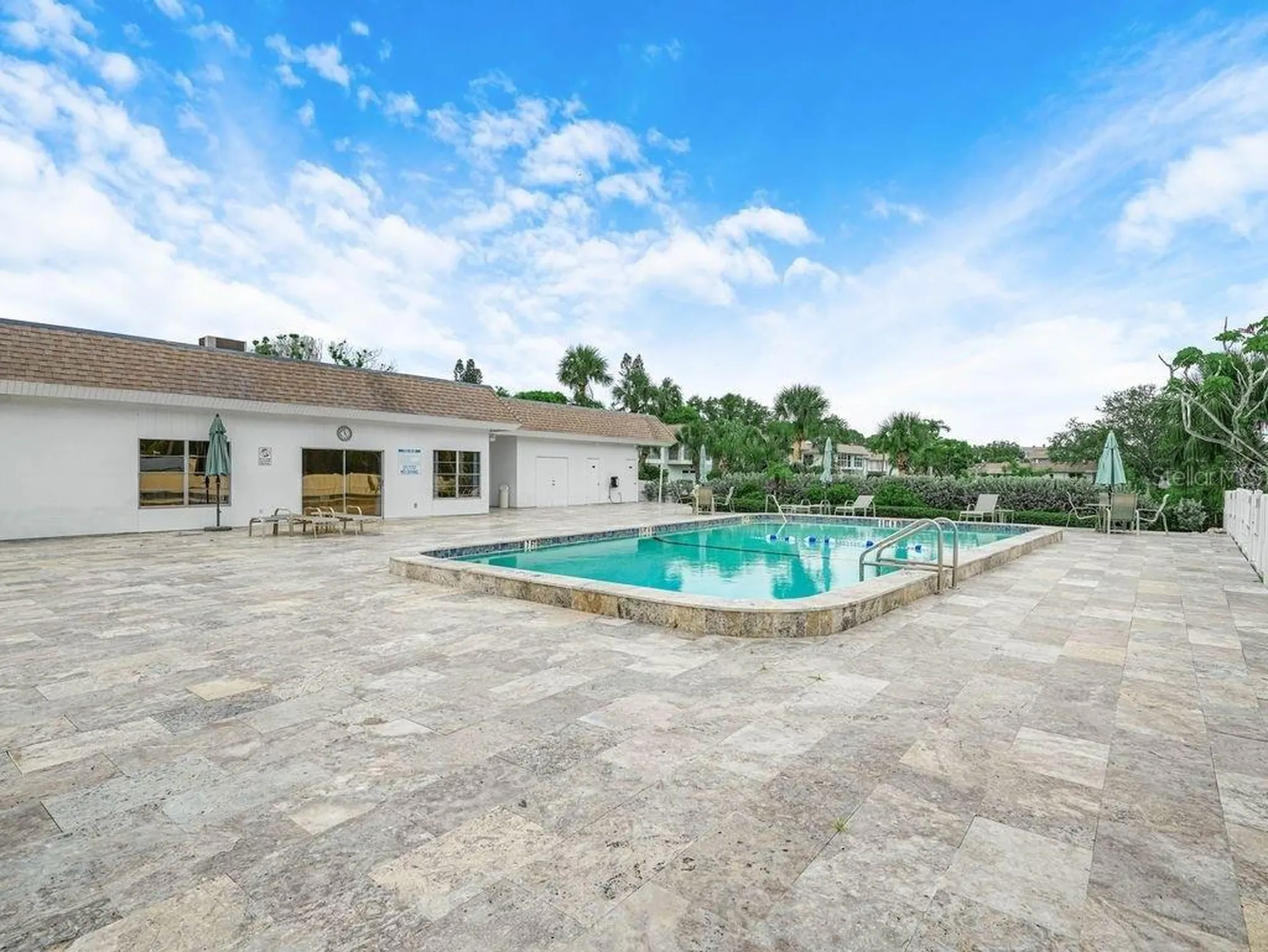 549 Sutton Place Longboat Key FL 34228