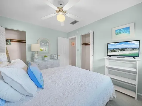 549 Sutton Place Longboat Key FL 34228
