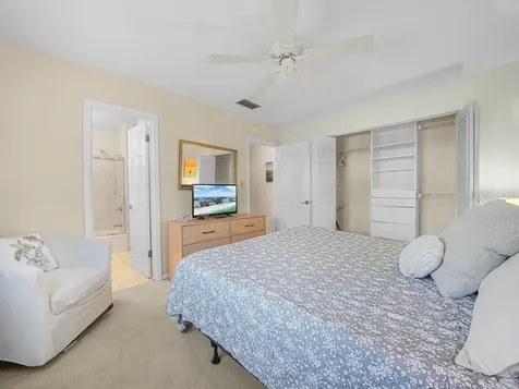 549 Sutton Place Longboat Key FL 34228