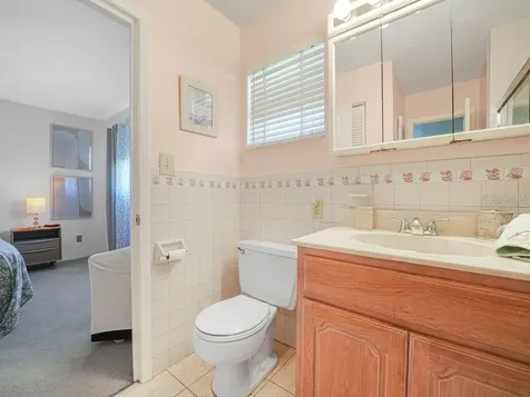 549 Sutton Place Longboat Key FL 34228