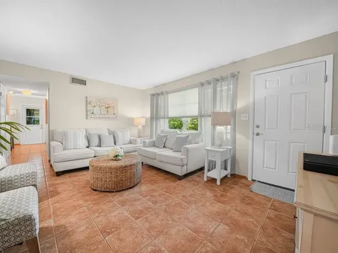 549 Sutton Place Longboat Key FL 34228
