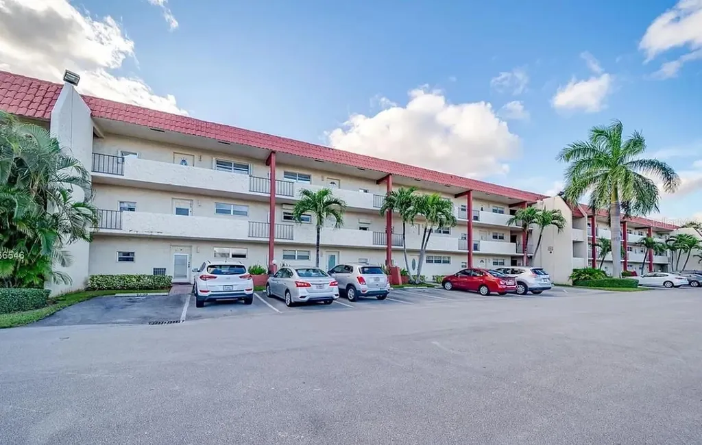 8901 S Hollybrook Boulevard Pembroke Pines FL 33025