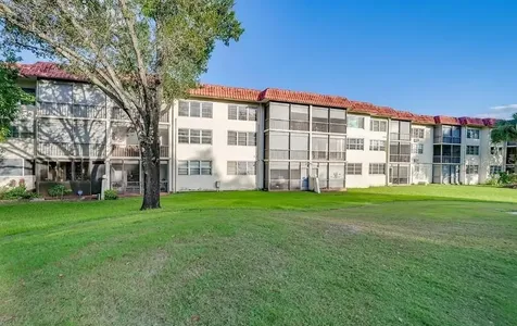 8901 S Hollybrook Boulevard Pembroke Pines FL 33025