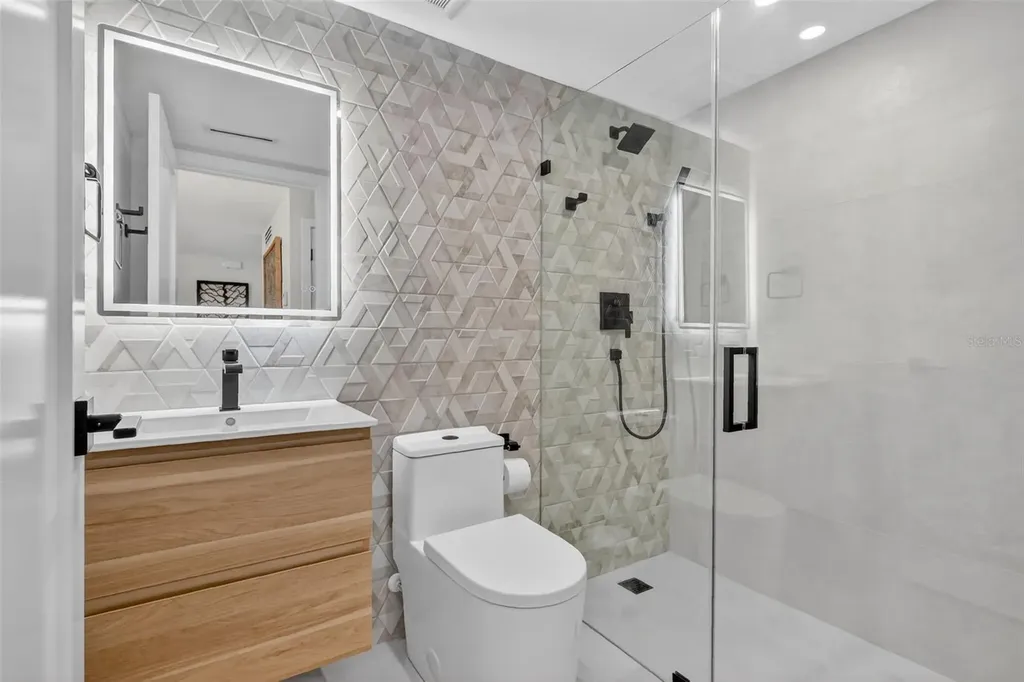 6063 E Peppertree Way Sarasota FL 34242