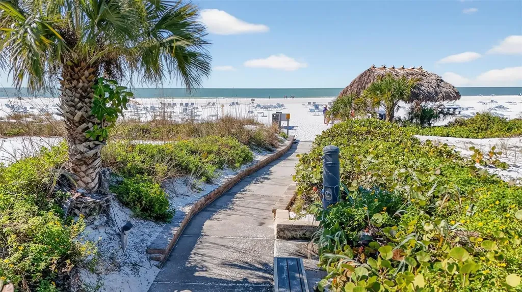 6063 E Peppertree Way Sarasota FL 34242