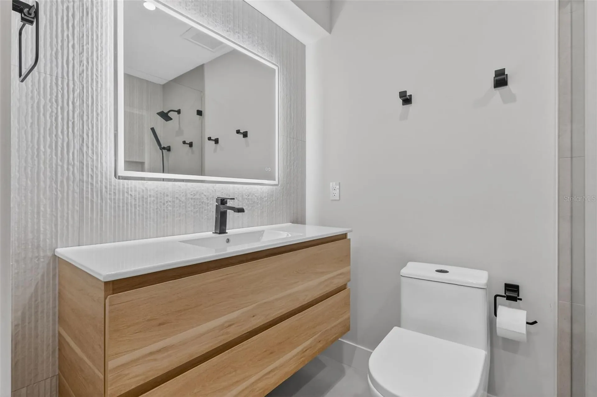 6063 E Peppertree Way Sarasota FL 34242