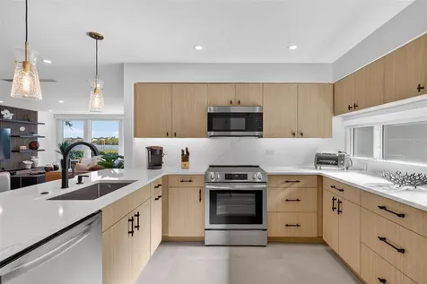 6063 E Peppertree Way Sarasota FL 34242
