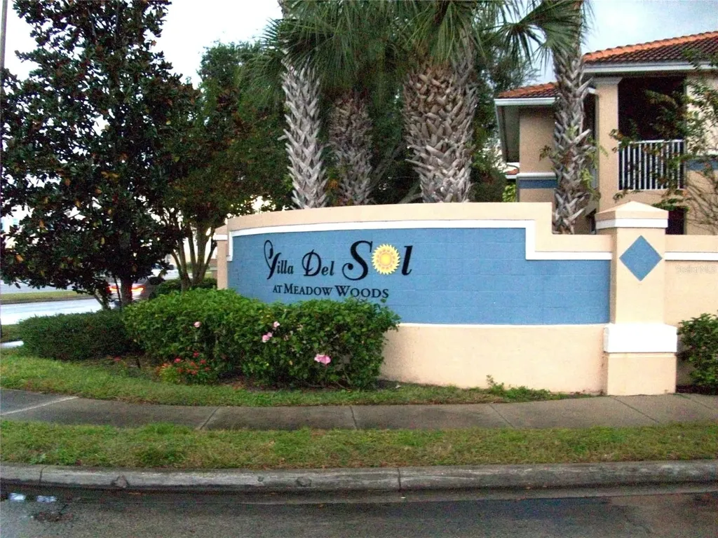 495 Las Cortes Lane Orlando FL 32824