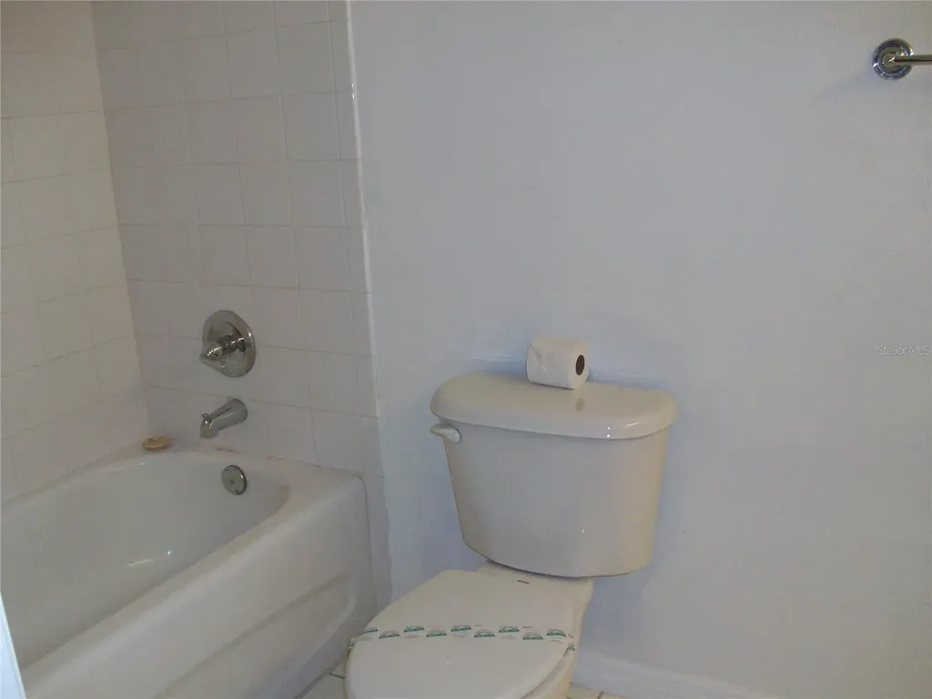 495 Las Cortes Lane Orlando FL 32824
