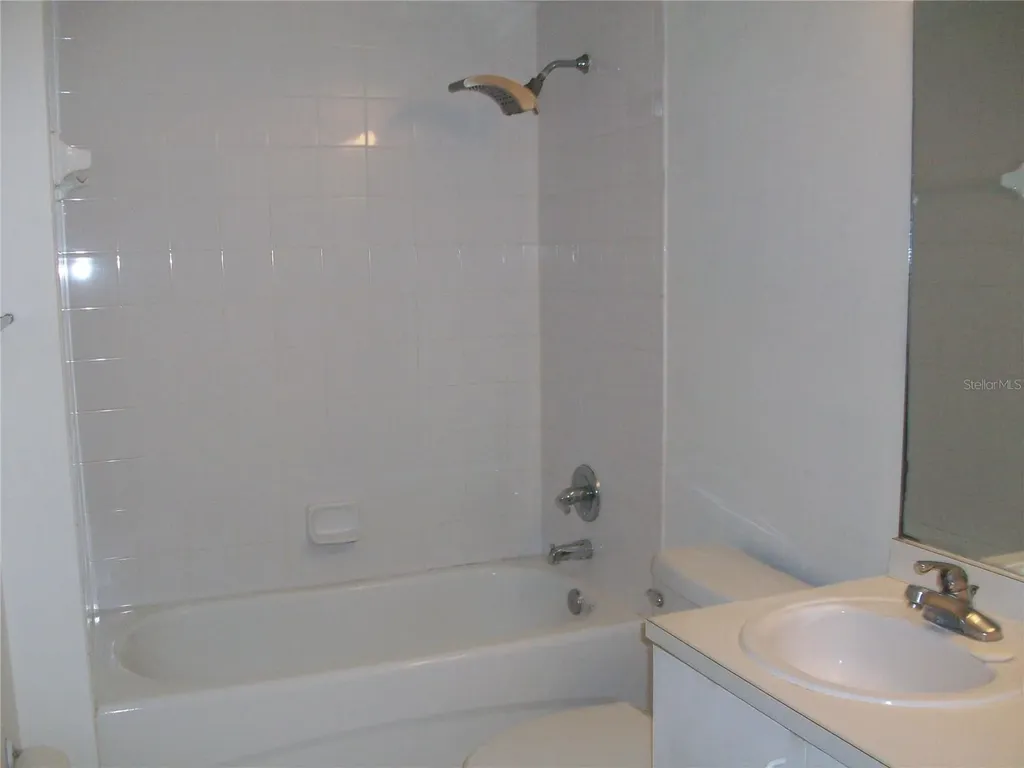 495 Las Cortes Lane Orlando FL 32824